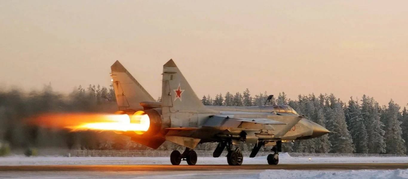 Βίντεο: Εκκωφαντικές απογειώσεις MiG-31BM του στόλου του Ειρηνικού